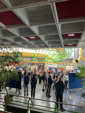 Kollegium im Foyer