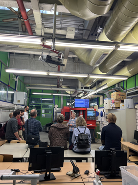 Führung in der CNC Werkstatt