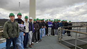 Klassenfoto auf dem Kraftwerk